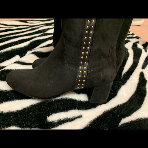 Boots - Picture 2 of 3